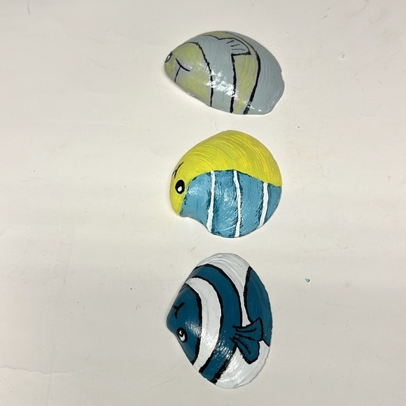 1/ Handmade Painted Shells Tropical Fish Choose One - Picture 3 of 8